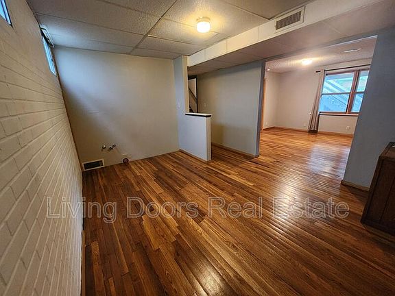 2nd image of 1301 Hill St