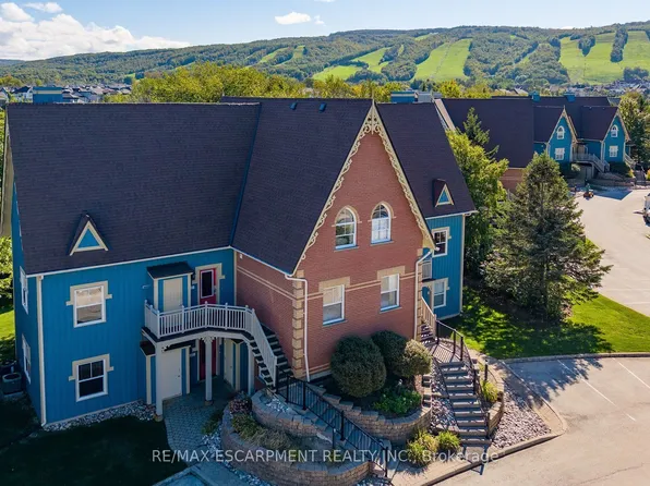 184 Snowbridge Way #207, The Blue Mountains, ON L9Y 0V1