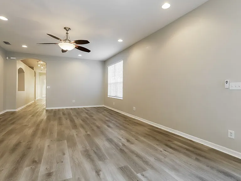 8549 Deer Chase Dr — Photo 4