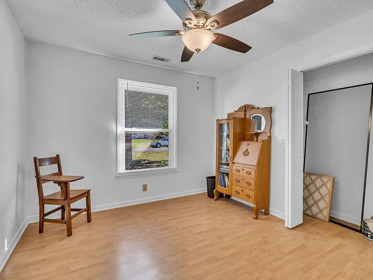 3811 Acorn Ave — Photo 16