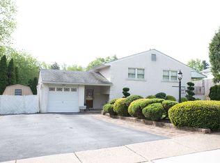 233 Foulke Ln, Springfield, PA 19064