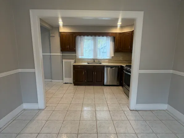 1018 Boylston St, Newton, MA 02461