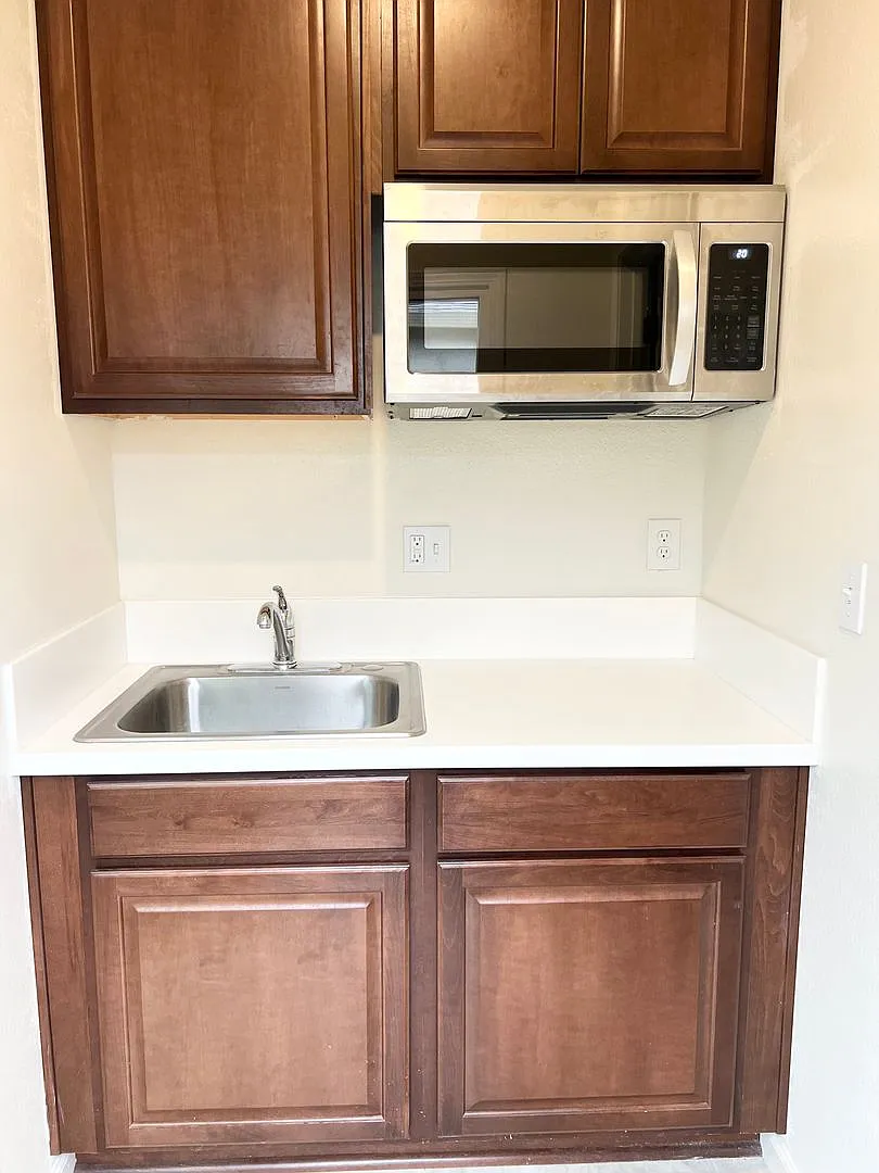 4250 Lasalle Dr — Photo 4