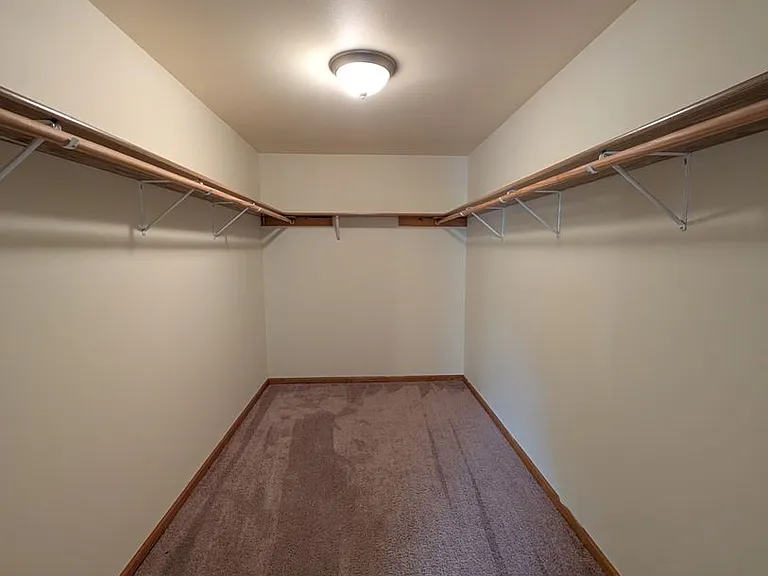 Pheasant Run Apartments — Photo 20