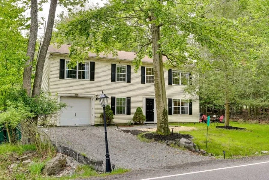 Building Photo - 1488 Waterfront Dr