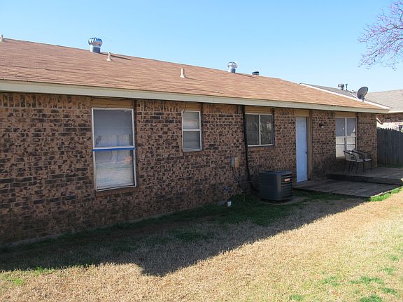 3rd image of 1009 SW 102nd St