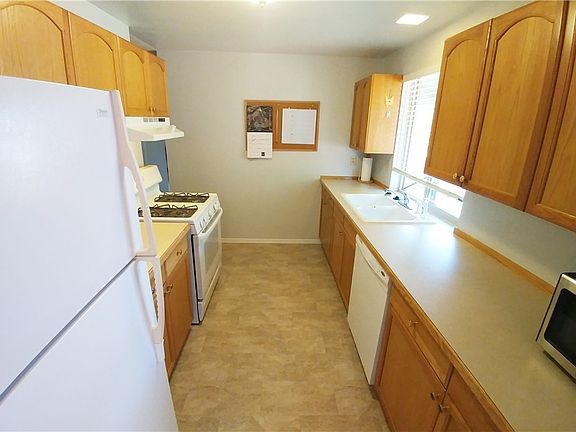 5th image of 2129 Poplar Dr