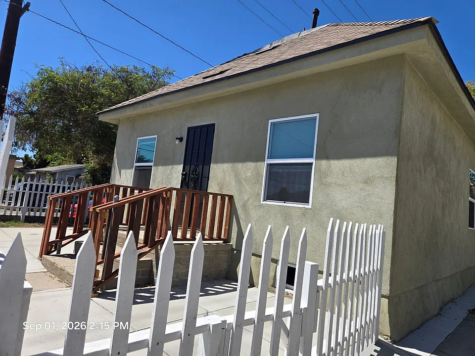 1201 Saticoy St