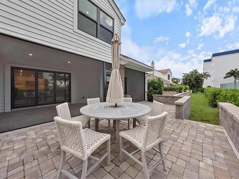 569 Park Shore Dr #G5 — Photo 12