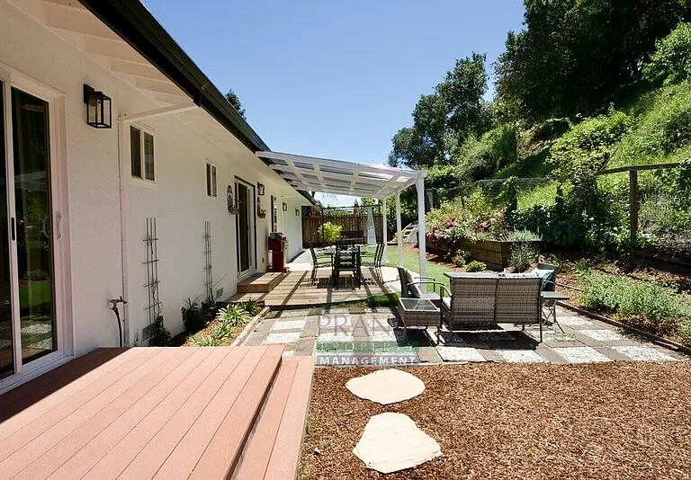 2061 Carolyn Way — Photo 25