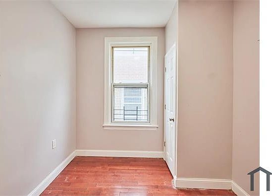 3rd image of 717 E 242nd St #1R