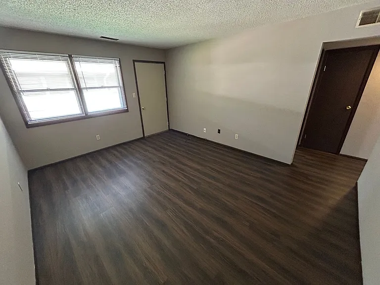 207 E Newkirk St — Photo 22