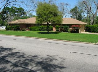 408 E Tom Green St, Brenham, TX 77833