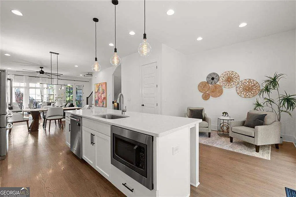 4 bed, 3.5 bath, $4,500 — Photo 4