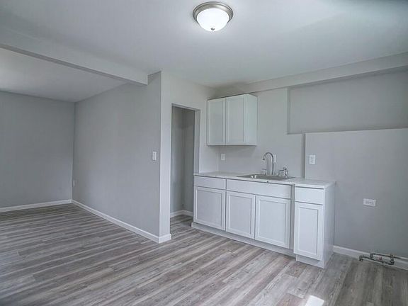 4th image of 709 N Chicago Ave #1