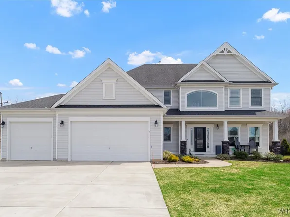 17 Pear Tree Ln, Lancaster, NY 14086