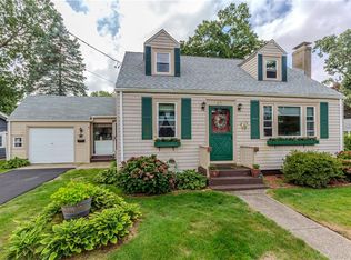 82 Putnam St, Warwick, RI 02888