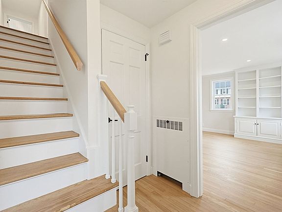 4th image of 9 Arnold Rd