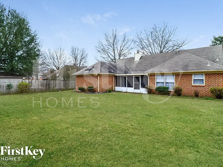 1330 Fox Trace Dr — Photo 15