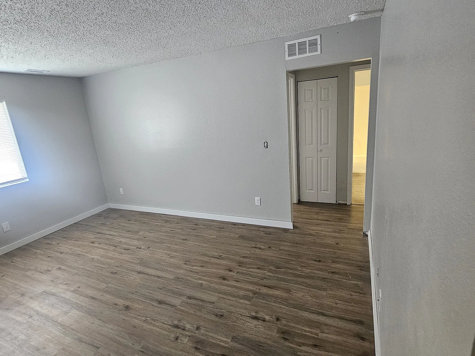 2 bed, 845 sqft, $1,075 — Photo 3