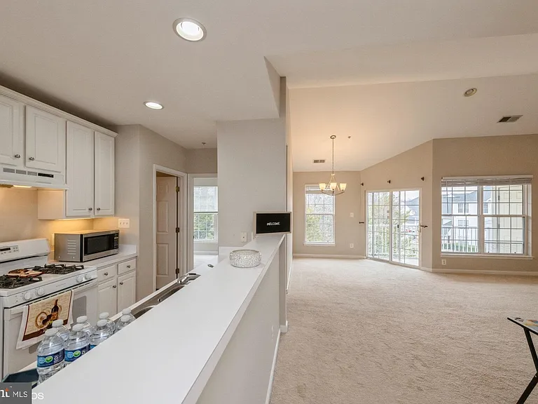 25340 Lake Mist Sq #301 — Photo 2