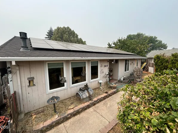 2807 Hammer Ct, Medford, OR 97501