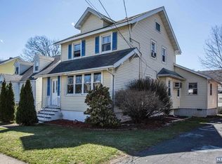 202 Oakwood Ave, Bogota, NJ 07603
