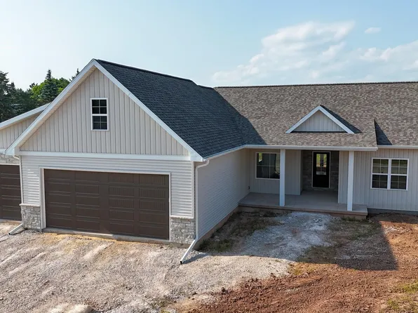 W5872 Delta Dr, Menasha, WI 54952