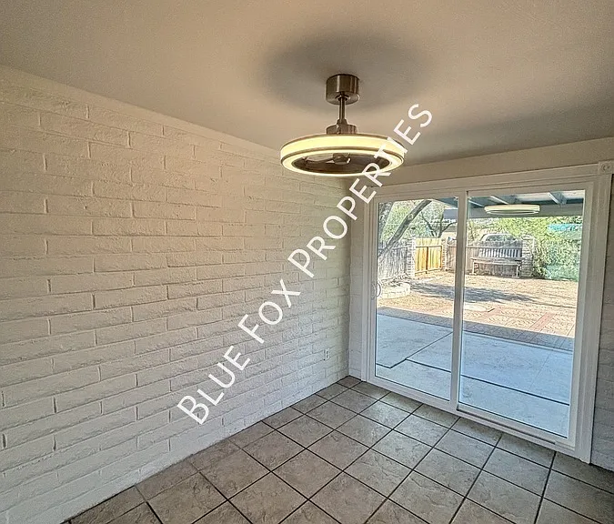 2780 W Via Del Santo — Photo 6