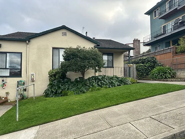 1030 Clay St — Photo 10