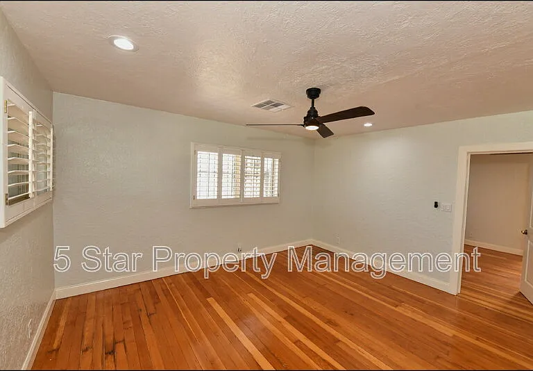 3030 Aurora Ave — Photo 13