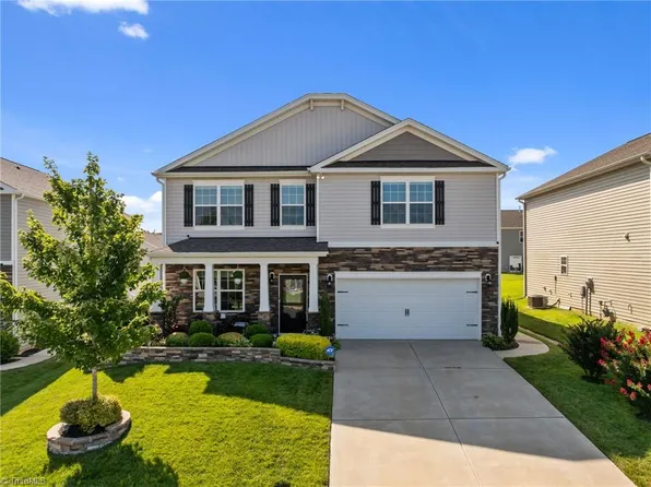 1409 Carisbrooke Dr, Mebane, NC 27302