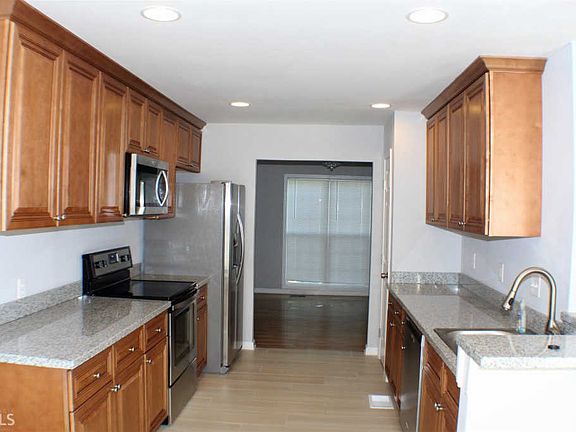 4th image of 2561 Eastmont Trl