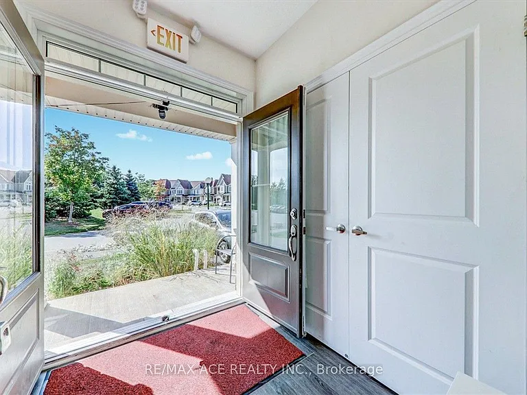 171 Snowbridge Way #26 — Photo 5