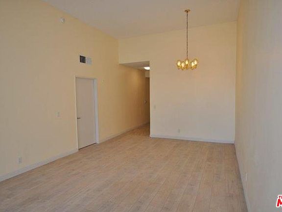 5th image of 112 N Hamilton Dr Unit 305