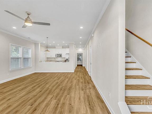 4th image of 39 Travis St #A