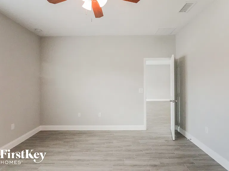 702 Caribou Dr — Photo 11