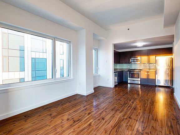 5th image of 7 Dekalb Ave APT 18F