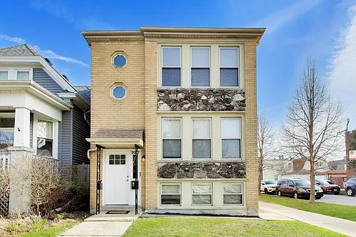 5057 W Dakin St #G Photo 1