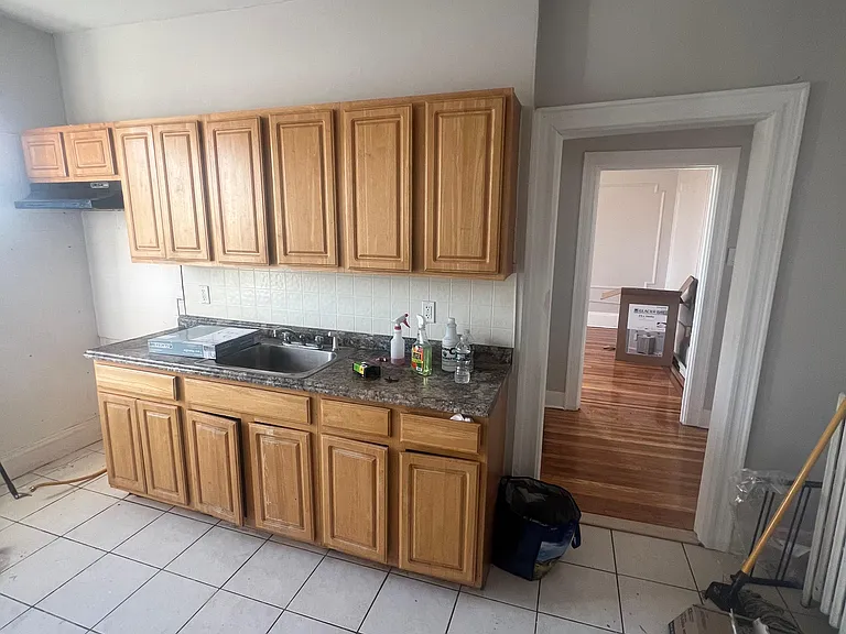 60 63rd St #D6 — Photo 3