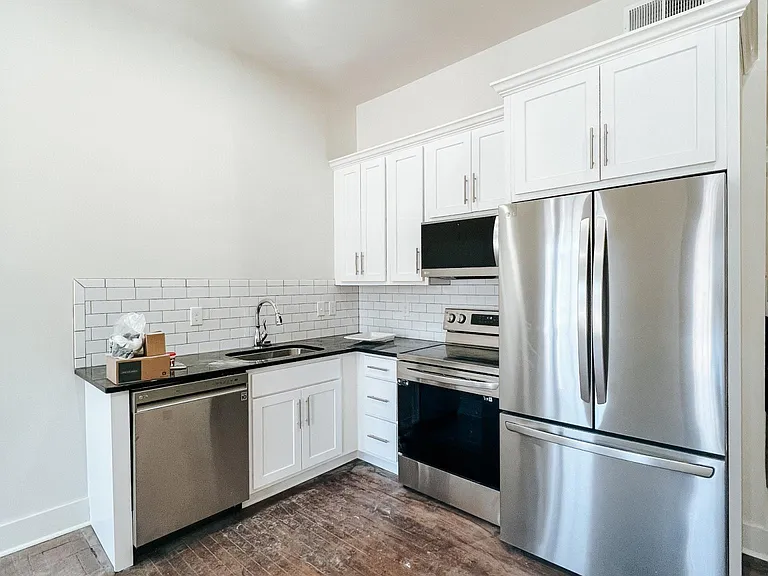 1201 N Central St #201 — Photo 6