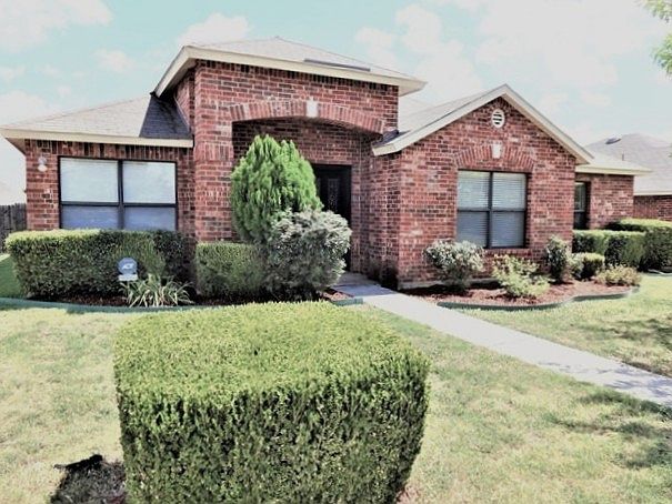 1st image of 332 Beechwood Ln