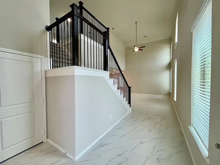 553 Sand Branch Dr — Photo 6
