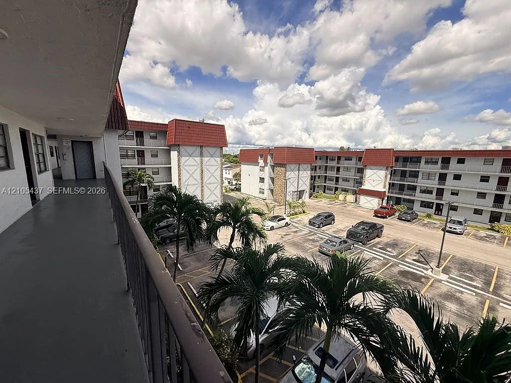 Kings Cove Condo — Photo 2