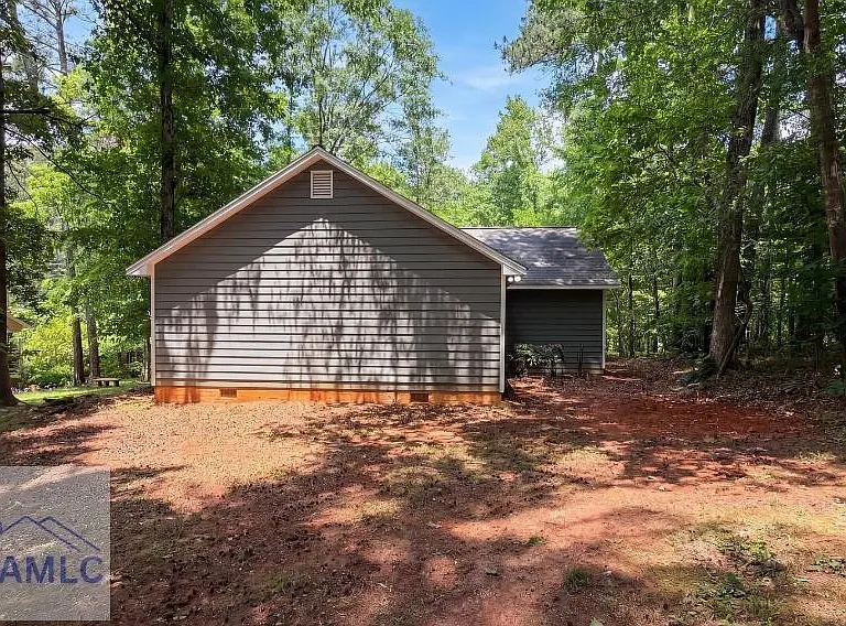 290 Pleasant Dr — Photo 1