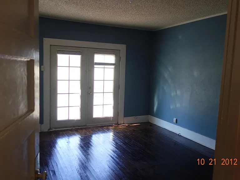 230 Pine St #A — Photo 14