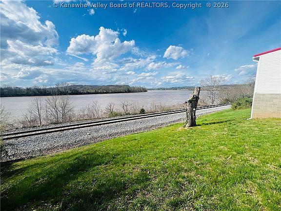 26th image of 90 River Ln