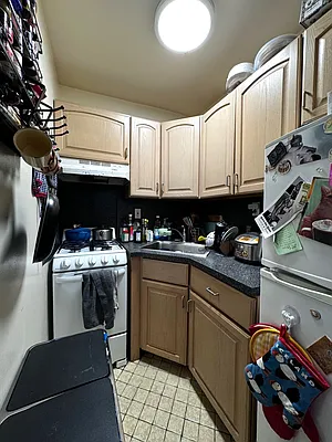 Rented by City Connections Realty | media 8