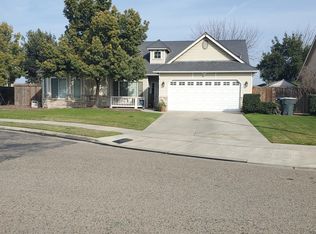 2450 Dinky Creek Ct, Tulare, CA 93274