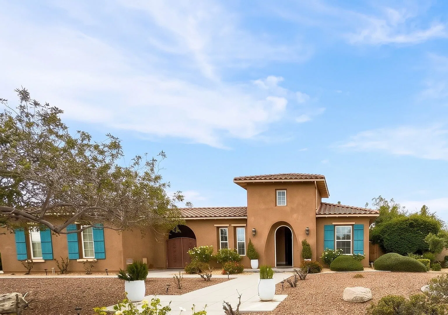 Beautiful Home 4-Bedroom, 4-Bathroom in Ravenswood (private gated community) — Photo 1